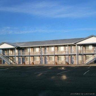 Harrisonville Inn & Suites Exterior foto